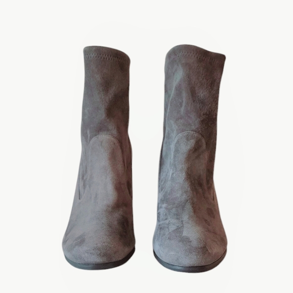 NWOT-Stuart Weitzman Plat Glove Suede Ankle Bootie - Gray - Picture 6 of 12